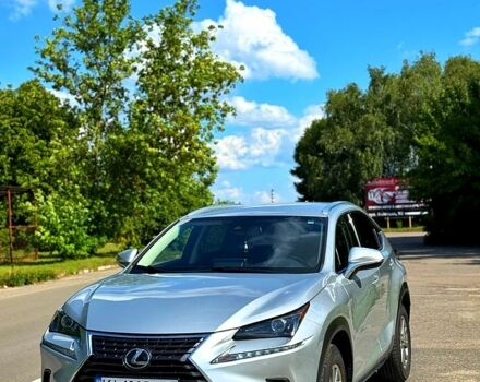 Сірий Лексус НХ, об'ємом двигуна 2 л та пробігом 104 тис. км за 30000 $, фото 1 на Automoto.ua