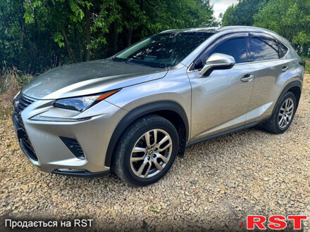 Серый Лексус НХ, объемом двигателя 2 л и пробегом 101 тыс. км за 31699 $, фото 1 на Automoto.ua