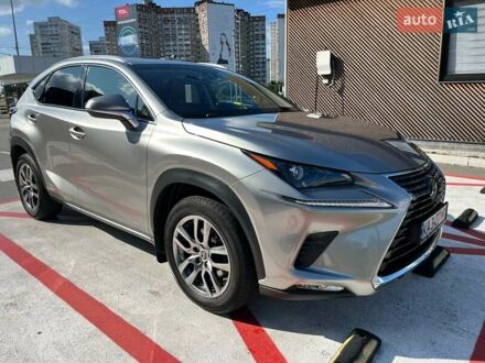 Лексус НХ 2017 в Киеве на Automoto.ua Серый Лексус НХ, объемом двигателя 2.49 л и пробегом 79 тыс. км за 39900 $, фото 1 на Automoto.ua
