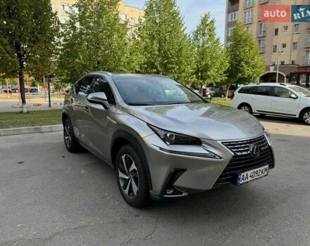 Сірий Лексус НХ, об'ємом двигуна 2 л та пробігом 25 тис. км за 30000 $, фото 1 на Automoto.ua