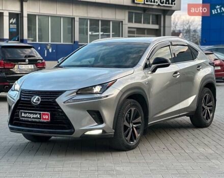 Серый Лексус НХ, объемом двигателя 2 л и пробегом 165 тыс. км за 28990 $, фото 1 на Automoto.ua
