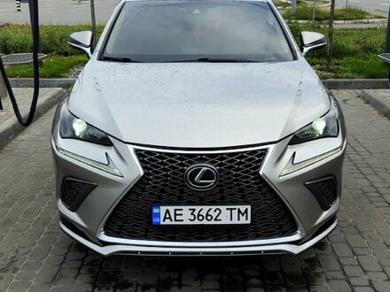 Серый Лексус НХ, объемом двигателя 2 л и пробегом 80 тыс. км за 31000 $, фото 1 на Automoto.ua