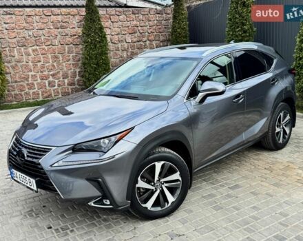 Серый Лексус НХ, объемом двигателя 2 л и пробегом 73 тыс. км за 32800 $, фото 1 на Automoto.ua