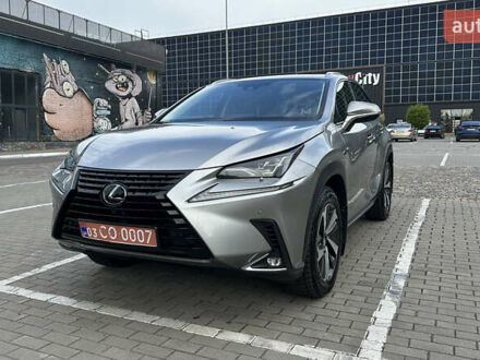 Лексус НХ 2020 у Луцьку на Automoto.ua Сірий Лексус НХ, об'ємом двигуна 2 л та пробігом 49 тис. км за 31900 $, фото 1 на Automoto.ua