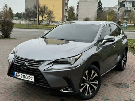 Серый Лексус НХ, объемом двигателя 2 л и пробегом 69 тыс. км за 30900 $, фото 1 на Automoto.ua