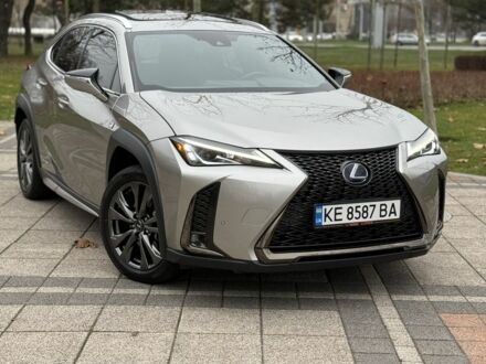 Сірий Лексус НХ, об'ємом двигуна 2 л та пробігом 35 тис. км за 29900 $, фото 1 на Automoto.ua