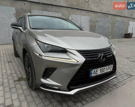 Серый Лексус НХ, объемом двигателя 2 л и пробегом 48 тыс. км за 32000 $, фото 1 на Automoto.ua
