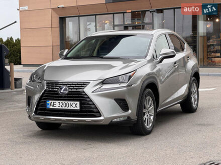 Лексус НХ 2020 у Дніпро (Дніпропетровську) на Automoto.ua Сірий Лексус НХ, об'ємом двигуна 2 л та пробігом 63 тис. км за 30500 $, фото 1 на Automoto.ua