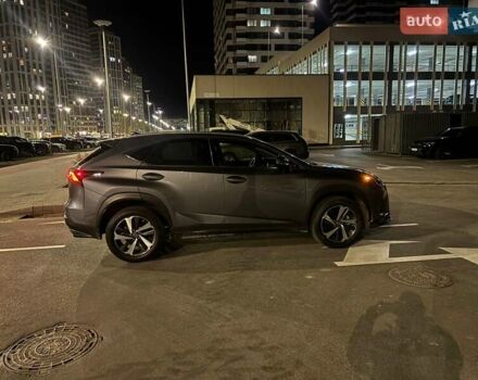 Сірий Лексус НХ, об'ємом двигуна 2 л та пробігом 41 тис. км за 39300 $, фото 1 на Automoto.ua