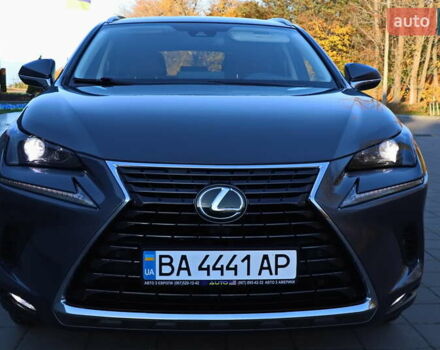 Сірий Лексус НХ, об'ємом двигуна 2 л та пробігом 61 тис. км за 35555 $, фото 1 на Automoto.ua