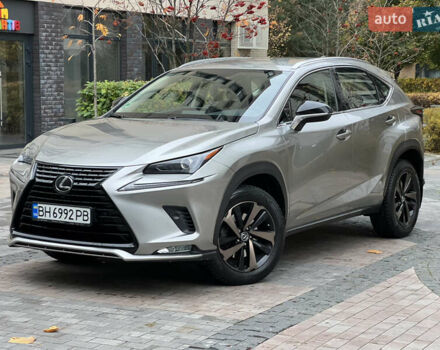 Сірий Лексус НХ, об'ємом двигуна 1.99 л та пробігом 60 тис. км за 34500 $, фото 1 на Automoto.ua
