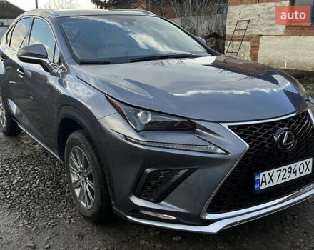 Серый Лексус НХ, объемом двигателя 2 л и пробегом 31 тыс. км за 27500 $, фото 1 на Automoto.ua