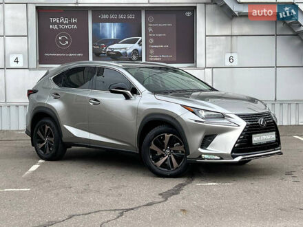 Серый Лексус НХ, объемом двигателя 2 л и пробегом 40 тыс. км за 35000 $, фото 1 на Automoto.ua