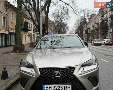 Сірий Лексус НХ, об'ємом двигуна 2 л та пробігом 25 тис. км за 34999 $, фото 1 на Automoto.ua