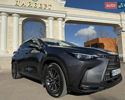 Серый Лексус НХ, объемом двигателя 1.99 л и пробегом 67 тыс. км за 41500 $, фото 1 на Automoto.ua