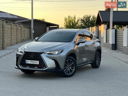 Сірий Лексус НХ, об'ємом двигуна 2 л та пробігом 43 тис. км за 44500 $, фото 1 на Automoto.ua