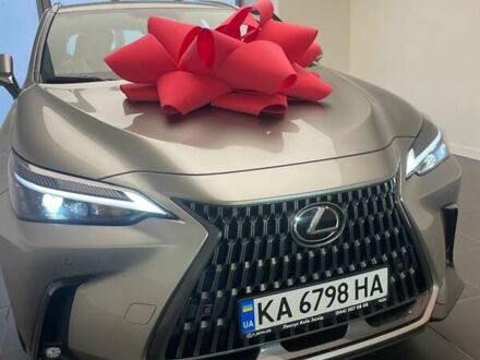 Сірий Лексус НХ, об'ємом двигуна 2.49 л та пробігом 42 тис. км за 45000 $, фото 1 на Automoto.ua