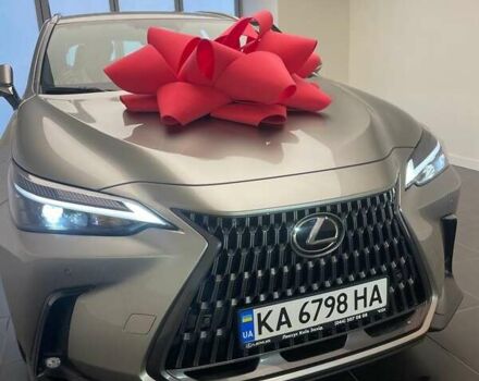 Сірий Лексус НХ, об'ємом двигуна 2.49 л та пробігом 42 тис. км за 45000 $, фото 1 на Automoto.ua