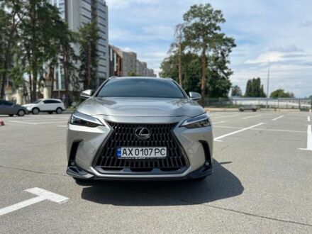 Сірий Лексус НХ, об'ємом двигуна 2.5 л та пробігом 9 тис. км за 42548 $, фото 1 на Automoto.ua