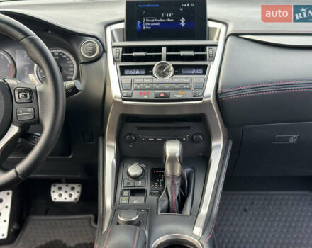 Синій Лексус НХ, об'ємом двигуна 2 л та пробігом 191 тис. км за 21900 $, фото 35 на Automoto.ua