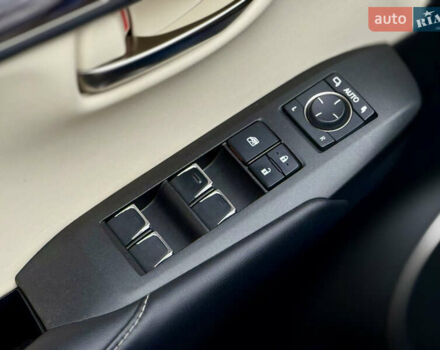 Синій Лексус НХ, об'ємом двигуна 2 л та пробігом 73 тис. км за 31500 $, фото 12 на Automoto.ua