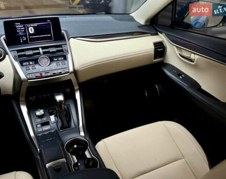 Синій Лексус НХ, об'ємом двигуна 2 л та пробігом 73 тис. км за 31500 $, фото 20 на Automoto.ua