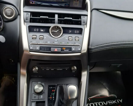 Синий Лексус НХ, объемом двигателя 2 л и пробегом 44 тыс. км за 29500 $, фото 14 на Automoto.ua