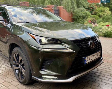 Зеленый Лексус НХ, объемом двигателя 1.99 л и пробегом 43 тыс. км за 35800 $, фото 1 на Automoto.ua