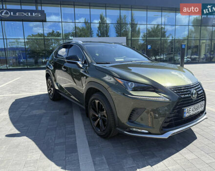 Зелений Лексус НХ, об'ємом двигуна 2 л та пробігом 15 тис. км за 38000 $, фото 1 на Automoto.ua