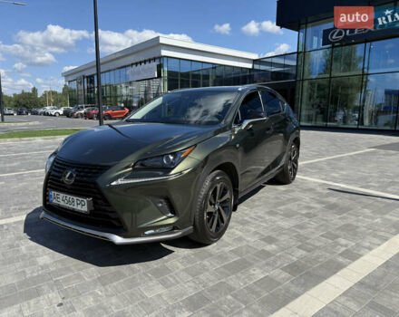 Зелений Лексус НХ, об'ємом двигуна 2 л та пробігом 15 тис. км за 38000 $, фото 2 на Automoto.ua