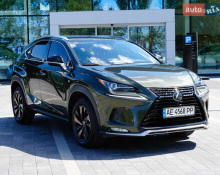 Зелений Лексус НХ, об'ємом двигуна 2 л та пробігом 15 тис. км за 38000 $, фото 1 на Automoto.ua