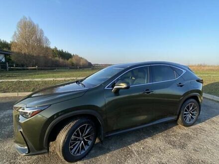 Зелений Лексус НХ, об'ємом двигуна 1.99 л та пробігом 35 тис. км за 43000 $, фото 1 на Automoto.ua