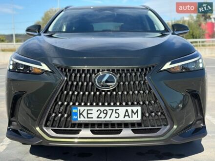 Зелений Лексус НХ, об'ємом двигуна 1.99 л та пробігом 15 тис. км за 44900 $, фото 1 на Automoto.ua