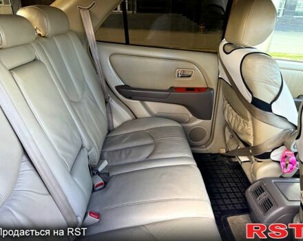 Белый Лексус РХ, объемом двигателя 3 л и пробегом 390 тыс. км за 3200 $, фото 8 на Automoto.ua