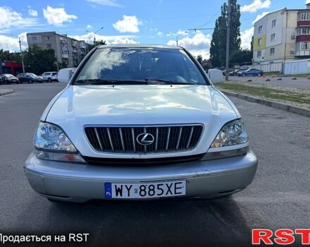 Белый Лексус РХ, объемом двигателя 3 л и пробегом 390 тыс. км за 3200 $, фото 3 на Automoto.ua