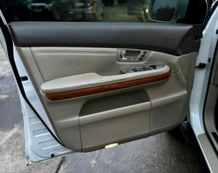 Белый Лексус РХ, объемом двигателя 3.3 л и пробегом 239 тыс. км за 8800 $, фото 18 на Automoto.ua