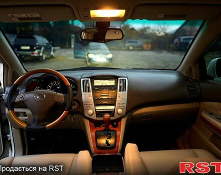 Белый Лексус РХ, объемом двигателя 3.3 л и пробегом 239 тыс. км за 8800 $, фото 4 на Automoto.ua