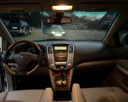 Белый Лексус РХ, объемом двигателя 3.3 л и пробегом 239 тыс. км за 8800 $, фото 7 на Automoto.ua