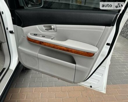 Белый Лексус РХ, объемом двигателя 3.46 л и пробегом 180 тыс. км за 10999 $, фото 41 на Automoto.ua