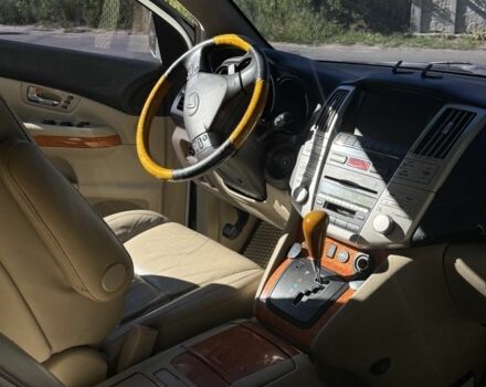 Белый Лексус РХ, объемом двигателя 3 л и пробегом 275 тыс. км за 9535 $, фото 6 на Automoto.ua
