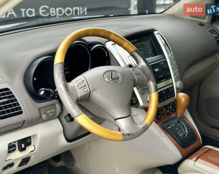 Белый Лексус РХ, объемом двигателя 3.46 л и пробегом 300 тыс. км за 9999 $, фото 6 на Automoto.ua