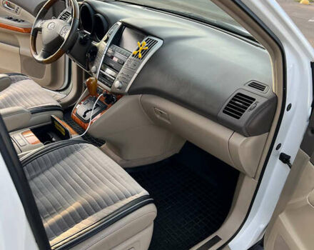 Белый Лексус РХ, объемом двигателя 3.46 л и пробегом 142 тыс. км за 11900 $, фото 18 на Automoto.ua