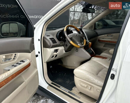 Белый Лексус РХ, объемом двигателя 3.46 л и пробегом 300 тыс. км за 9999 $, фото 7 на Automoto.ua