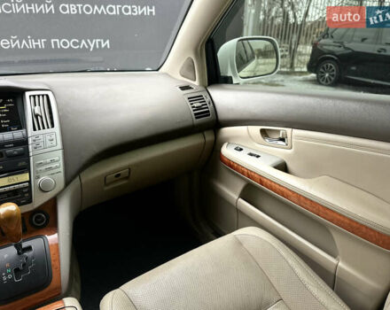 Белый Лексус РХ, объемом двигателя 3.46 л и пробегом 300 тыс. км за 9999 $, фото 16 на Automoto.ua