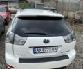 Белый Лексус РХ, объемом двигателя 3.3 л и пробегом 299 тыс. км за 10800 $, фото 2 на Automoto.ua