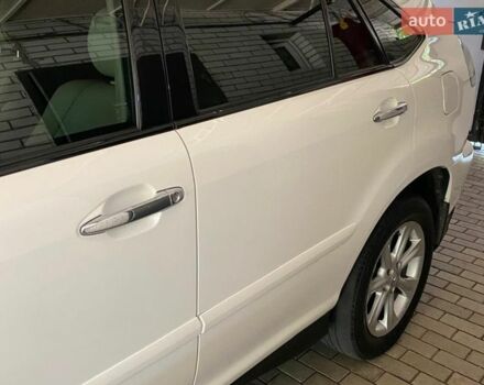 Белый Лексус РХ, объемом двигателя 3.5 л и пробегом 111 тыс. км за 15000 $, фото 2 на Automoto.ua