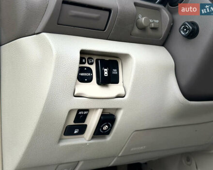 Белый Лексус РХ, объемом двигателя 3.46 л и пробегом 300 тыс. км за 9999 $, фото 8 на Automoto.ua