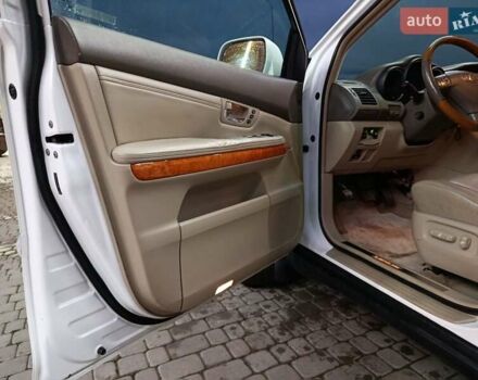 Белый Лексус РХ, объемом двигателя 3.5 л и пробегом 240 тыс. км за 8700 $, фото 7 на Automoto.ua