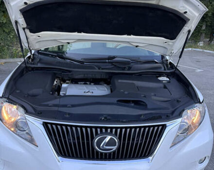 Белый Лексус РХ, объемом двигателя 3.46 л и пробегом 195 тыс. км за 18000 $, фото 12 на Automoto.ua