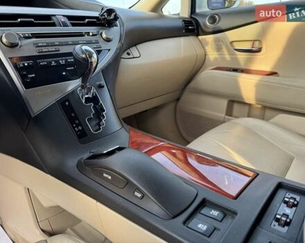 Лексус РХ 2009 в Днепре (Днепропетровске) на Automoto.ua Белый Лексус РХ, объемом двигателя 3.46 л и пробегом 210 тыс. км за 15500 $, фото 12 на Automoto.ua